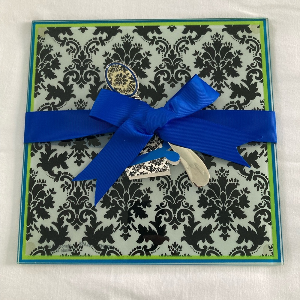 NWT - Mud Pie Damask Serving Board with Spreader